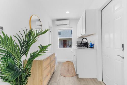 Beach Studio West Palm Near Beach, Newly Renovated