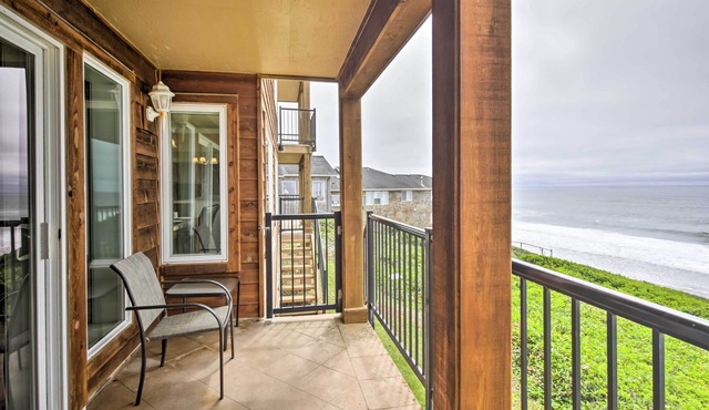 Beachfront Condo w/Patio & Views - Walk to Shore!