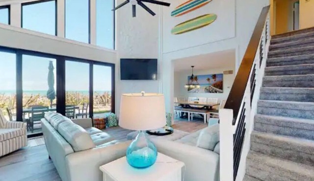 Beachfront Getaway Licensed Beachfront Townhome- PRIVATE POOL