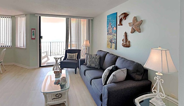 Beachfront Pensacola Beach Condo Featuring All the Comforts of Home & More!
