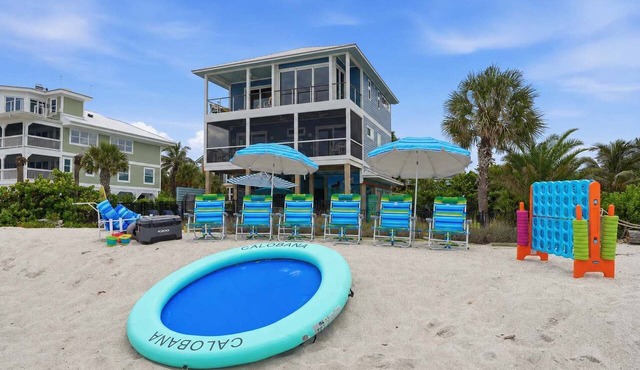 BEACHFRONT WITH Heated Pool, Hot Tub & Golf Carts! in North Captiva