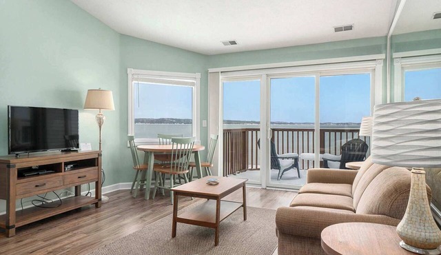Beachside 325 Waterfront Condo