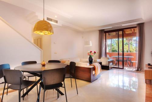 Beachside penthouse with top floor terrace and garage
