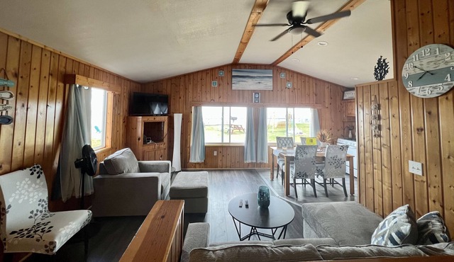 Beautiful lakefront Two Bedroom
