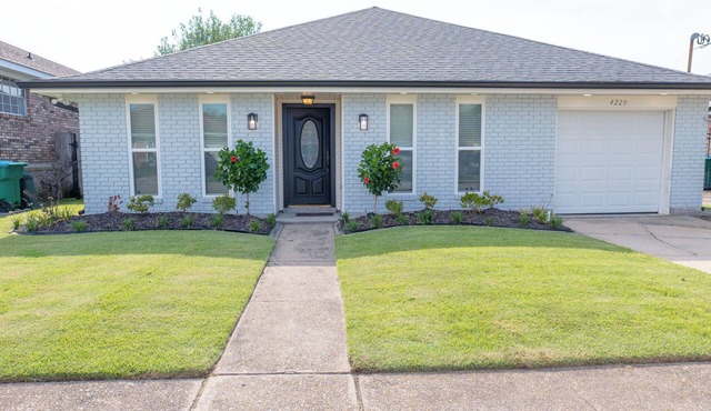 Beautiful 4 bed 2 bath Home Fully Furnished