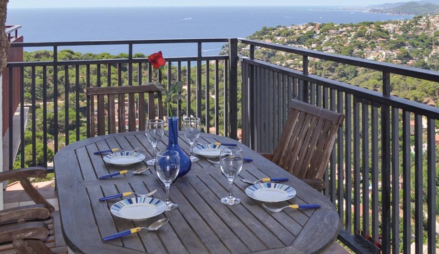 Beautiful and comfortable apartment in urbanization in LLoret de Mar, Costa Brava with spectacular v in Lloret de Mar