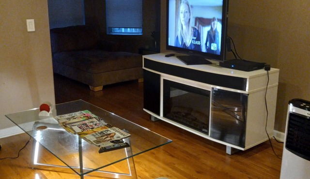 Beautiful condo with AC in vibrant Chicago 10 mins to beach. 10 mins to downtown