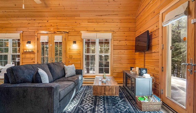 Beautiful, cozy, cabin-10 min from Crivitz!