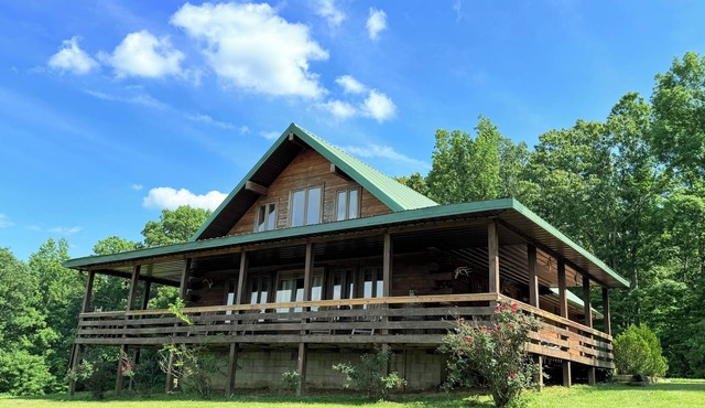 Beautiful custom built cabin near Garden of the Gods