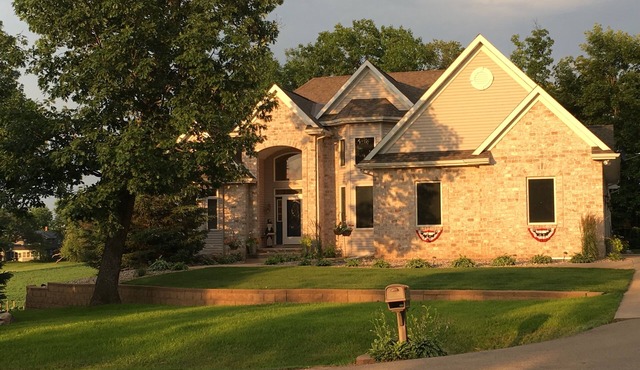 Beautiful Executive home! Perfect location for the 2027 EAA Airshow.