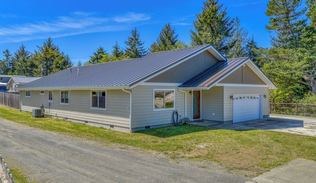 Beautiful family home, spacious living and only minutes from the beach.