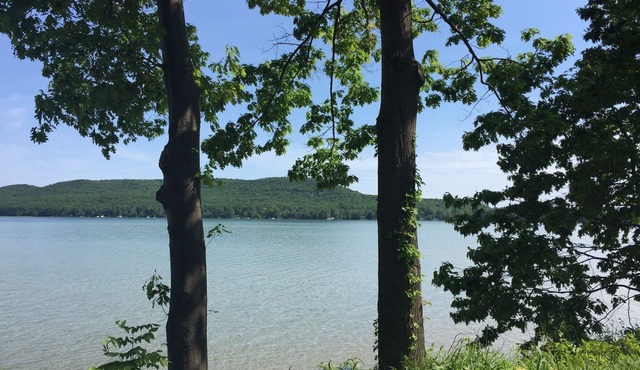 Beautiful Gem on Little Glen Lake