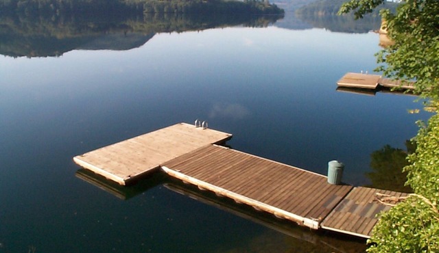 Beautiful Lake Front Home on Acre with Hot Tub & Private Dock