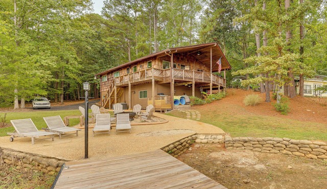 Beautiful Lakefront Home with Plenty of Space!