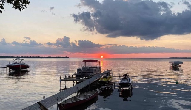 Beautiful Lakefront House on Houghton Lake - 3 Beds, 3 Baths