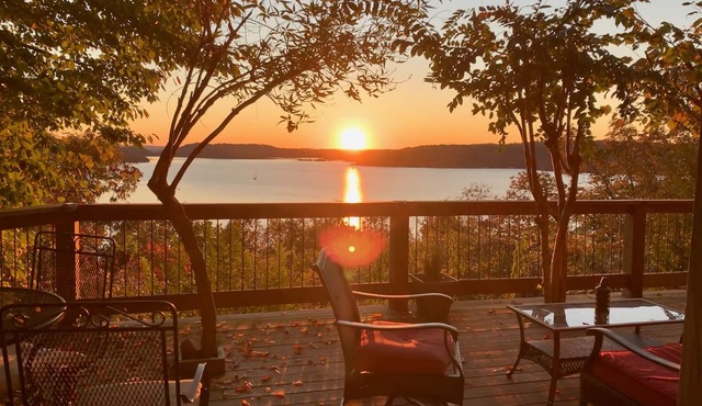 Beautiful Setting, Amazing Sunsets, Spectacular Lake View, Lakefront Property