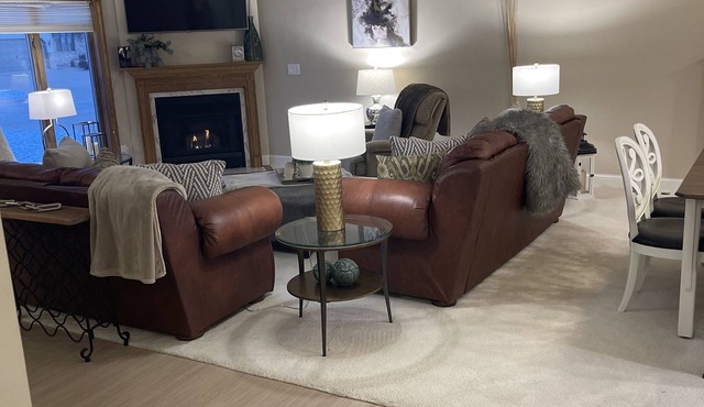 Beautiful spacious property 4 sleeping areas and 3 full baths can sleep up to 8