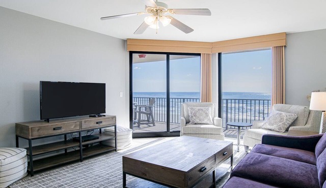 Beautifully Updated 4th Floor Phoenix X Condo!