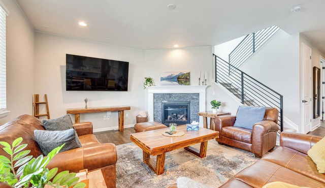 Berthoud Home w/Fire Pit, Close to Lake Loveland! in Berthoud