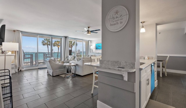 BEST VIEWS IN DESTIN! WATERFRONT, 4 BDR, BEACH, POOL, HOT TUB, BOAT SLIP