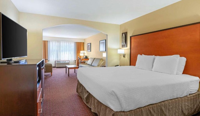 Best Western Cascade Inn & Suites