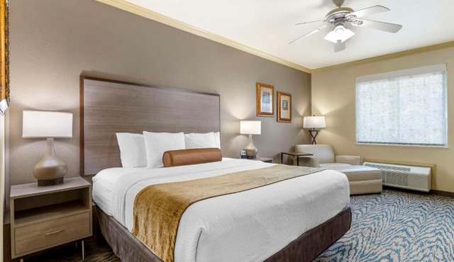 Best Western Plus Crown Colony Inn & Suites