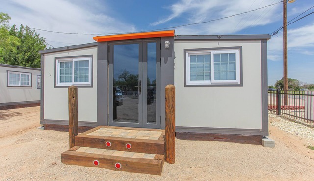 Big Spring, TX-Tiny Home Charm - Studio