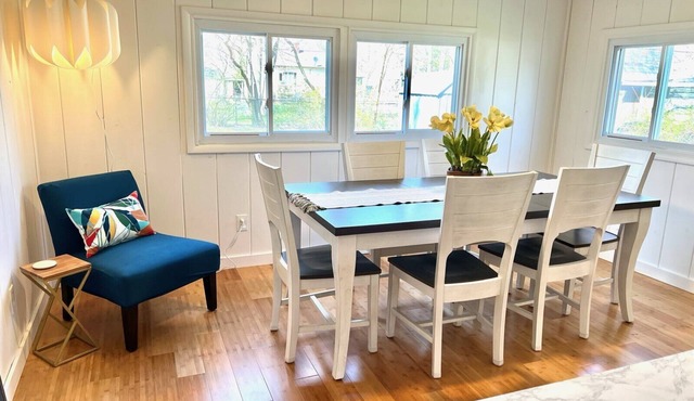 Blissfully Philo! 5 minutes to Lake Michigan Beach. [Lakeside] [Dogs Welcome]