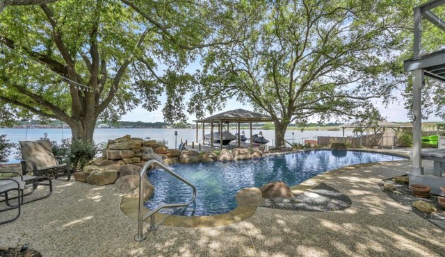 Bluff View Drive