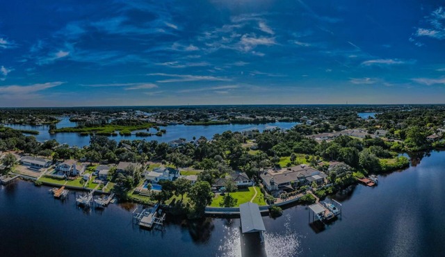 Boat house on the gulf - 4 bedrooms/3 bathrooms in Tarpon Springs