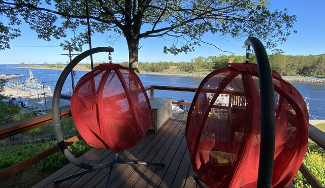 Boat Watchers Paradise-Amazing Views on the Muskegon Channel-A Private Haven!