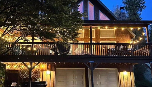 Book Now for Your Summer Lake Getaway! Hot Tub & Covered Deck! Boat Access!
