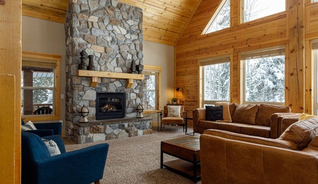 BRAND NEW 9 PERSON HOT TUB! Near National Parks!
