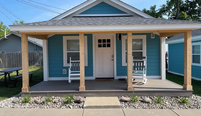 Brand New Modern Cabin Steps away from beautiful Houghton Lake