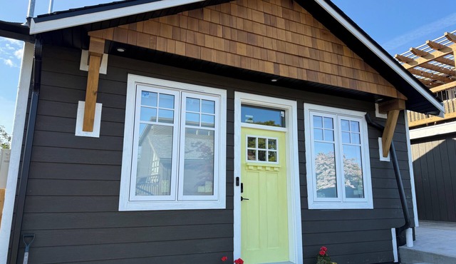 Brass Apple Cottage, Brass Apple Cottage - brand new in Campbell River in Campbell River