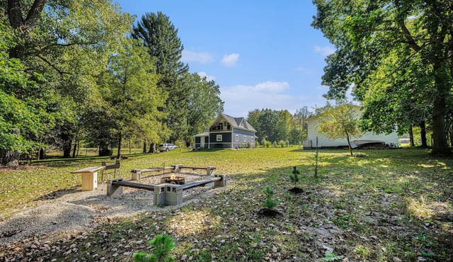 Breathe & Unwind: Secluded Cabin 2BR- Near South Haven
