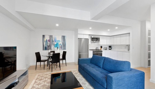 Bright 1BR at Rector Place with Grill/BBQ Area