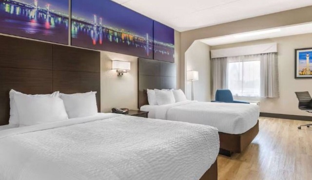 Bright and Comfortable Hotel Stay Near Louisville’s Best Entertainment Spots