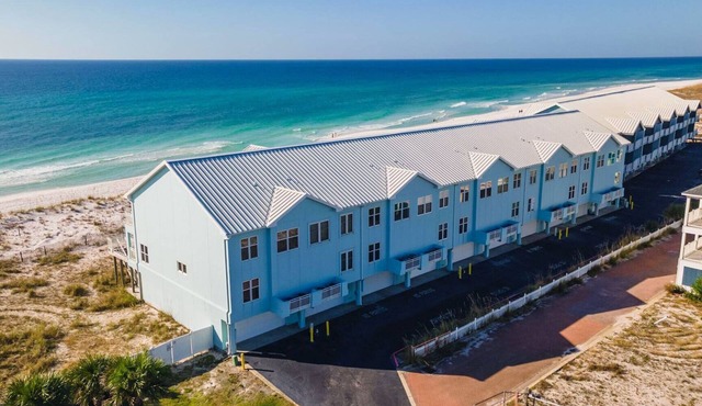 Bright and Sunny Gulf Front Townhome, Steps from the Water