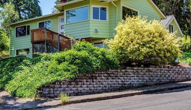 Bright Eugene Retreat Near UO, Hayward & Autzen