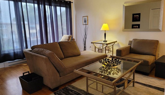 Bright & Specious 3 Bd Condo in Pointe-Claire