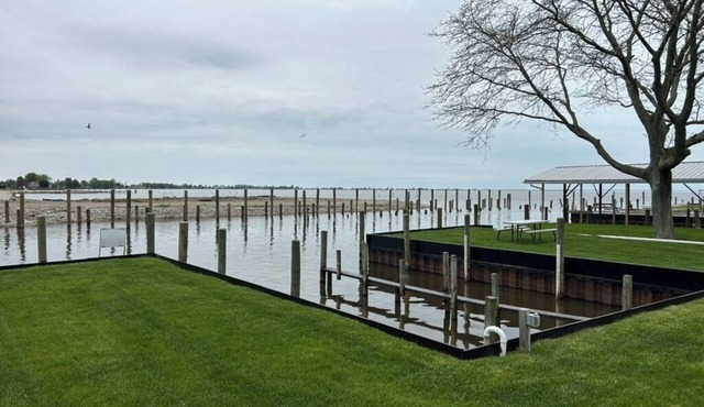 Cabana Bay Fish Camp, Lake St. Clair- Minutes to Anchor Bay