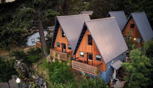 CABIN 2 WITH RIVER VIEW