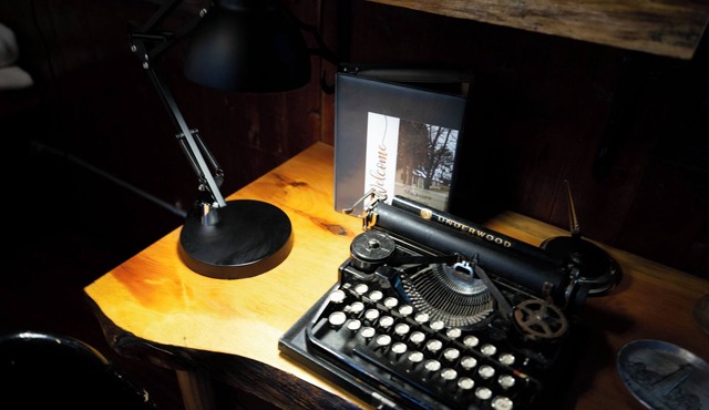 Cabin #8 - The Hemingway
