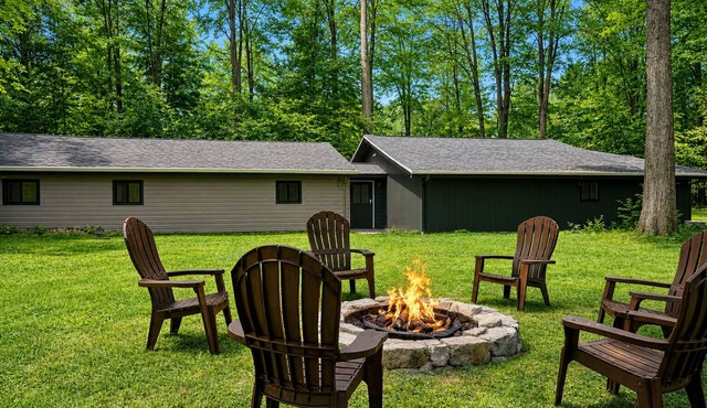 Cabin Fever! Outdoor Hot Tub Snowmobile Trails Ski SxS Trails Lakes