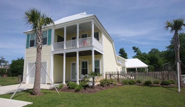 Canary Bay - Olde Town Bay St Louis