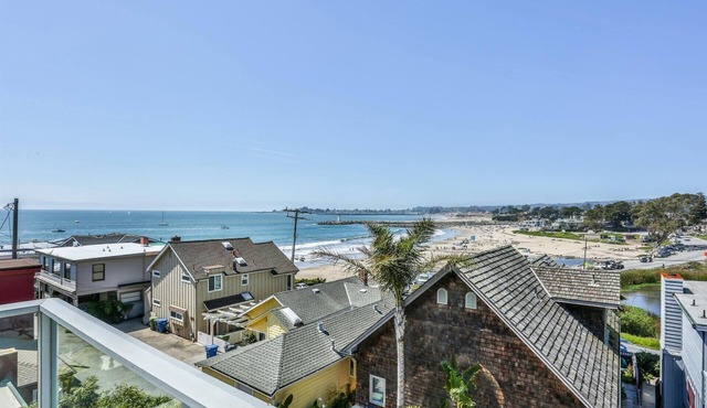 Casa Grande overlooking Twin Lakes Beach