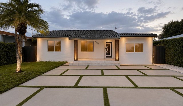 Casa Lumii in Miami