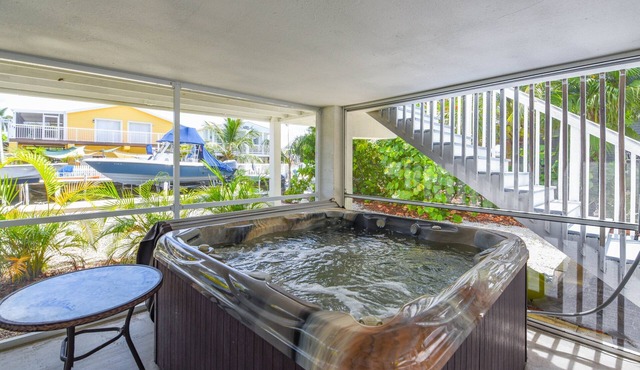 Casa Palma – Canalfront 3BR Home w/Dock, Pet Friendly, Near Looe Key Reef