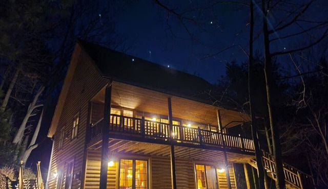 Chanticleer Cabins -The Oak Cabin